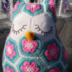 Búho tejido de flor africana